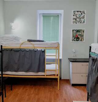 Хостелы Capsularhouse Hostel Днепр Спальное место на двухъярусной кровати в общем номере для мужчин и женщин-2